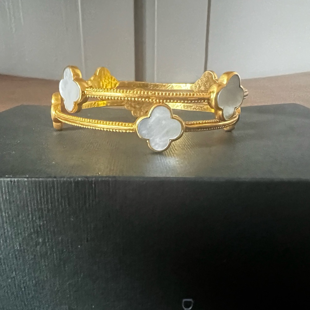 Julie Vos set of 2 stack Clover Bangles